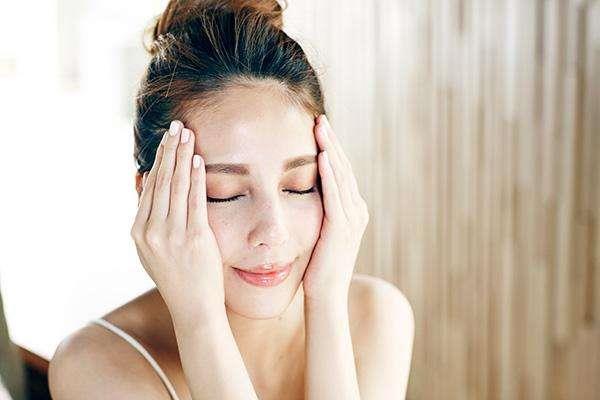 为什么毛孔越来越粗大 毛孔粗大补水能改善吗 