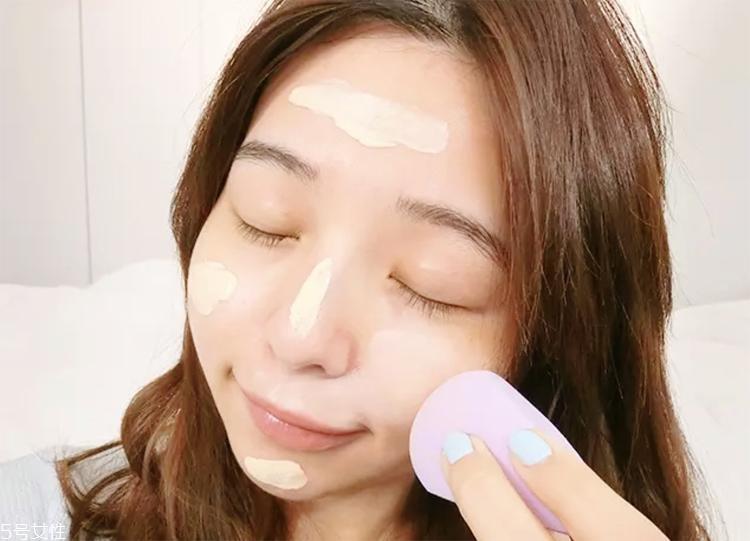 敏感痘痘肌用什么散粉？油痘皮肤化妆品推荐