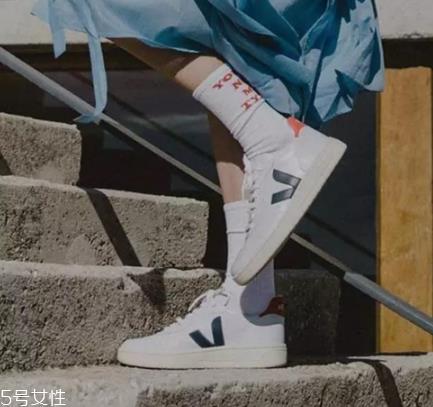 小白鞋清洁剂怎么打开？小白鞋清洁剂打开方法