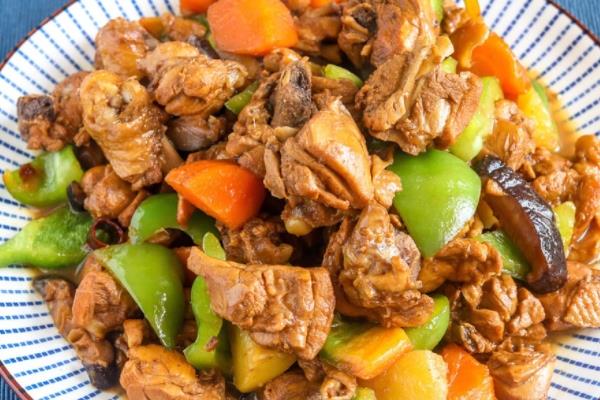 黄焖鸡能用鸡胸吗 可以这样做