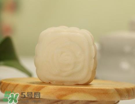 月饼皮可以加水吗？月饼皮为什么不能放水？