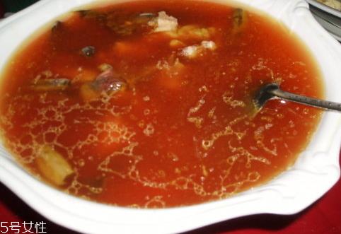 红菇可以炖鸭肉吗 滋补红菇老鸭汤食谱
