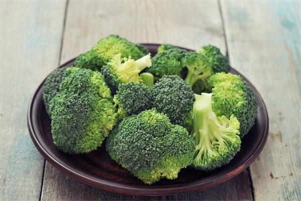 西兰花饭团怎么做好吃 吃西兰花饭团有什么好处