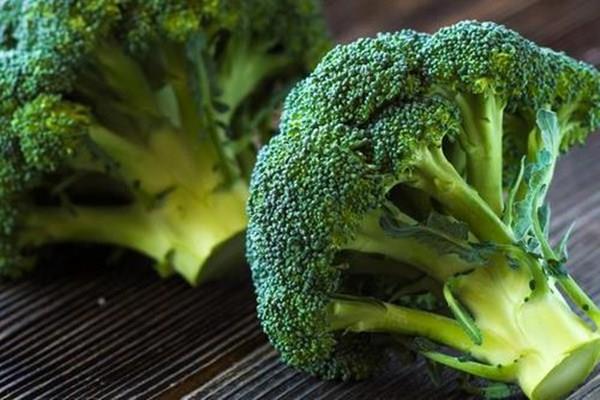 西兰花饭团怎么做好吃 吃西兰花饭团有什么好处