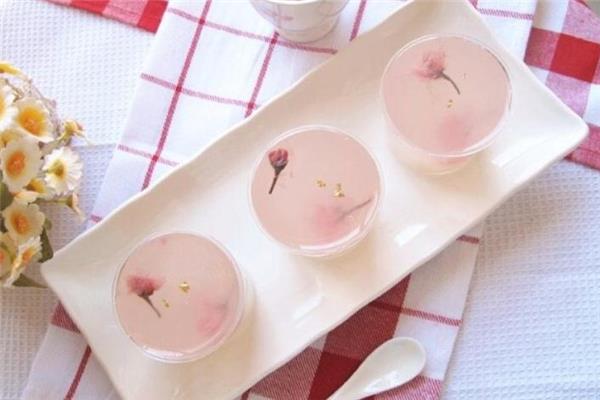 樱花果冻的做法 樱花果冻制作教程