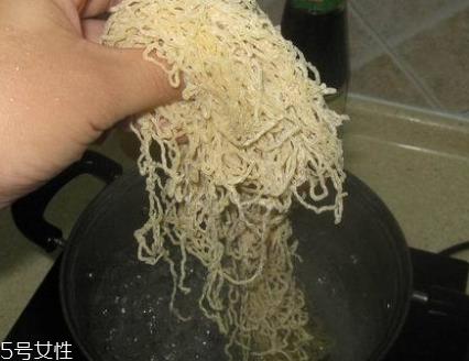 云吞面怎么煮好吃？广东特色小吃