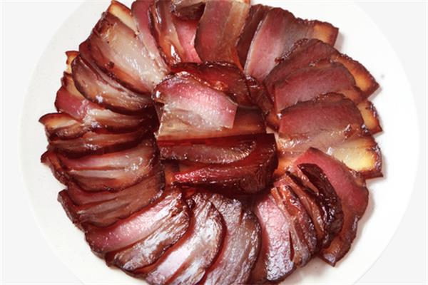 熏肉什么时候熏最好 熏肉是热熏还是凉熏