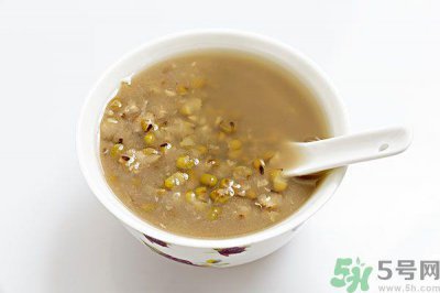 ​绿豆汤隔夜能不能喝呢？隔夜的绿豆汤可以喝吗？