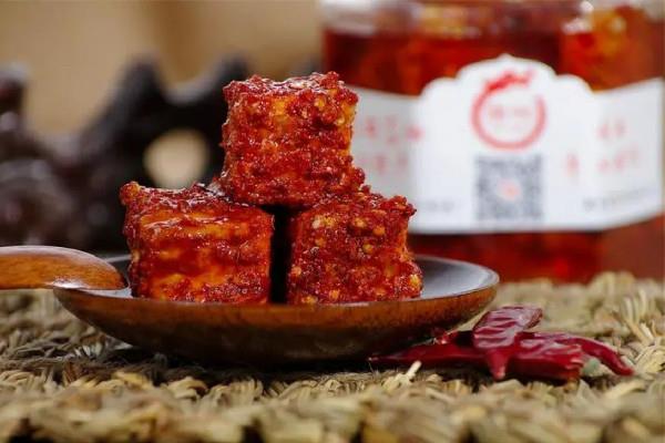 霉豆腐用什么菌发酵 霉豆腐发酵长黑毛是不是坏了