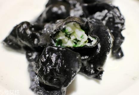墨鱼水饺为什么是黑色 墨鱼水饺的皮怎么染成黑色的