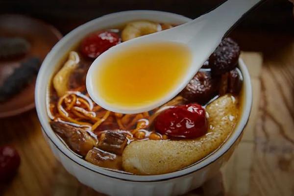 菌汤火锅减肥可以吃吗 菌汤火锅和番茄锅哪个好吃