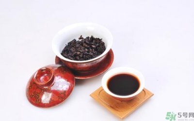 ​普洱茶生茶好还是熟茶好？普洱茶的功效与作用？