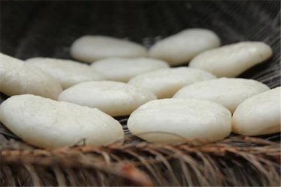 ​糍粑泡水里可以泡多久 糍粑泡水里要经常换水吗
