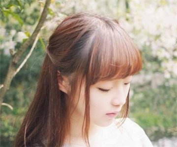 ​探探怎么和刚加的女孩子说话，探探如何和她打开话匣子呢