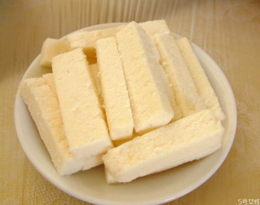 ​奶豆腐用什么奶做的 奶豆腐可以放多久
