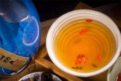 ​夏天能喝黄酒吗 夏天喝黄酒的好处