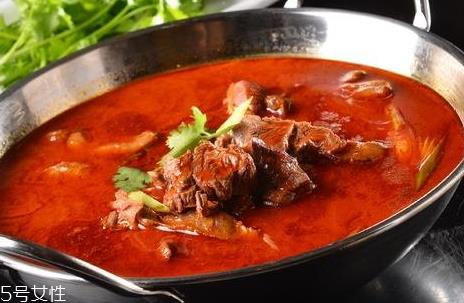羊肉火锅用什么火锅底料 
