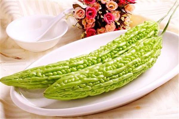 苦瓜可以生吃吗 苦瓜生吃有什么好处
