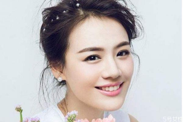 眼部细纹造成原因有什么呢 为什么会出现眼部细纹呢
