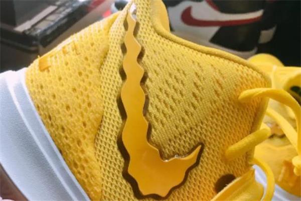 耐克欧文5海绵宝宝开箱测评 kyrie5海绵宝宝派大星实物