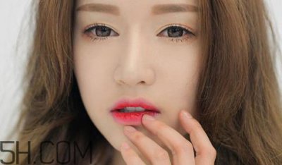 ​唇彩能当唇膏用吗？冬天怎样涂唇彩好？