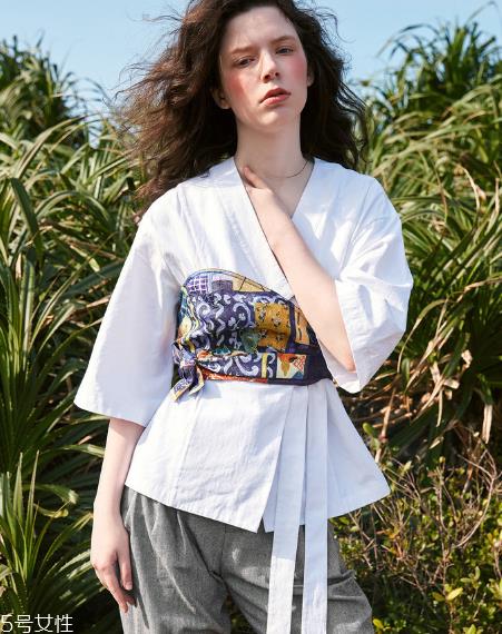 上身丰满穿什么衣服好？适合上身丰满女生的穿搭推荐