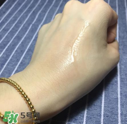 雪花秀润燥精华适合什么肤质？