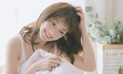 女生看电视幽默的回复3