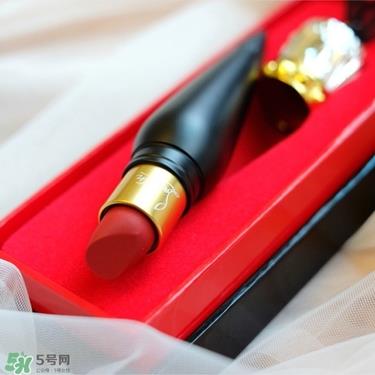 cl黑管口红和金管有什么区别？cl黑管和cl金管哪个好？