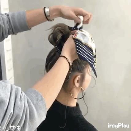夏天头发怎么盘好看 日系空气感束发教程