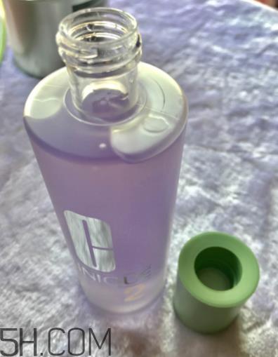 倩碧爽肤水哪个不含酒精？哪个适合敏感皮？