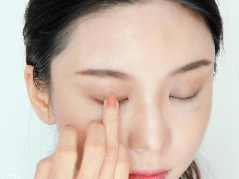 婉约妆容怎么画 让你散发古典韵味的化妆教程