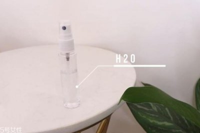 ​亮体喷雾怎么自制 让肩膀锁骨拥有超美光泽感