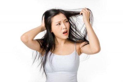 ​头发往左梳还是往右梳 头发往后倒的发型