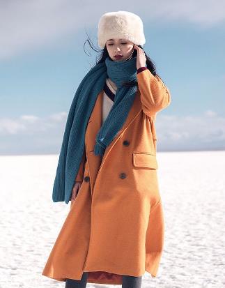 纯色呢大衣怎么搭配？这样搭美到没朋友