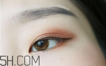 zoeva眼影新年必备温婉气质妆 zoeva南瓜盘使用评测
