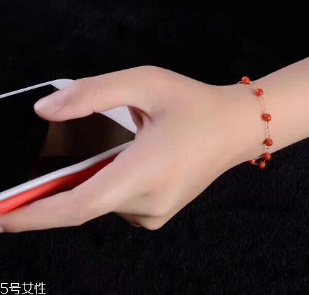 红珊瑚手链怎么保养？红珊瑚手链保养窍门
