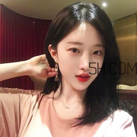 头发稀少适合什么短发 女生头发稀少发型图片