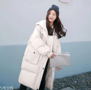 ​过膝棉服怎么搭配 来自不同的灵感