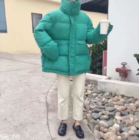 过膝棉服怎么搭配 来自不同的灵感