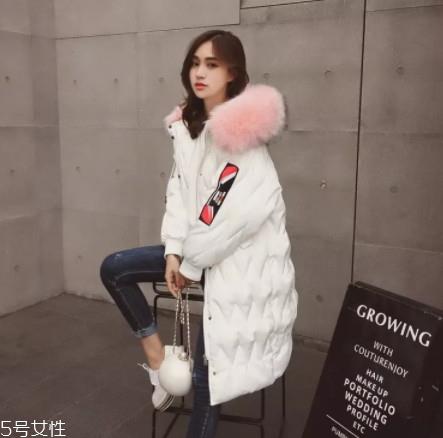 过膝棉服怎么搭配 来自不同的灵感