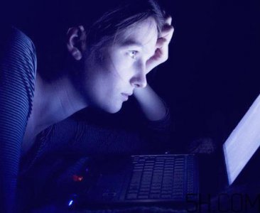 ​眼霜可以当颈霜吗？眼霜可以去颈纹吗