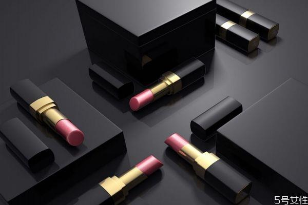 经常化妆真的很伤皮肤吗 应不应该使用化妆品呢