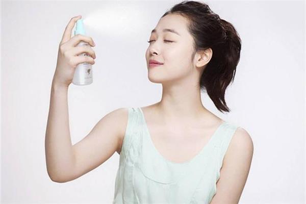 夏天用乳液好还是面霜好 夏天用什么牌子的护肤品比较好