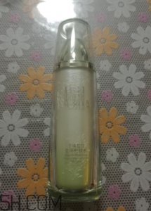​百雀羚亮肤水是清洁水吗？适合油皮吗？