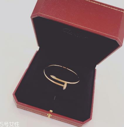 卡地亚手镯会掉钻吗？忠贞爱情的特别见证