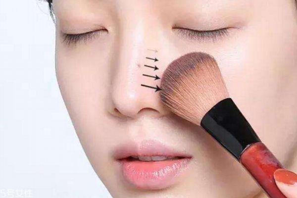 鼻子大鼻翼宽怎么化妆 教你大鼻怎么化妆
