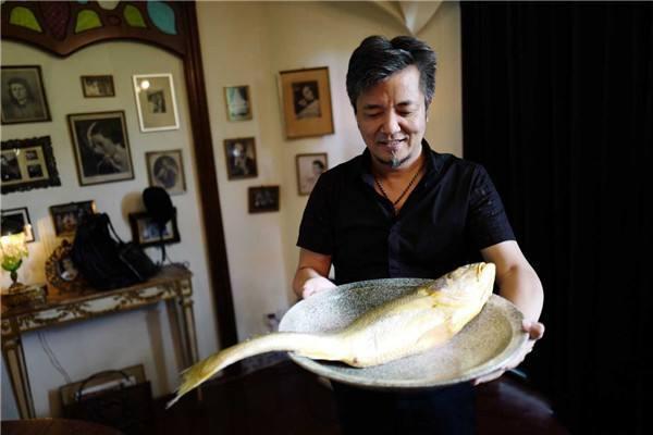 上海40万元天价菜单曝光：单价最高菜品鳄鱼尾炖汤高达16800元