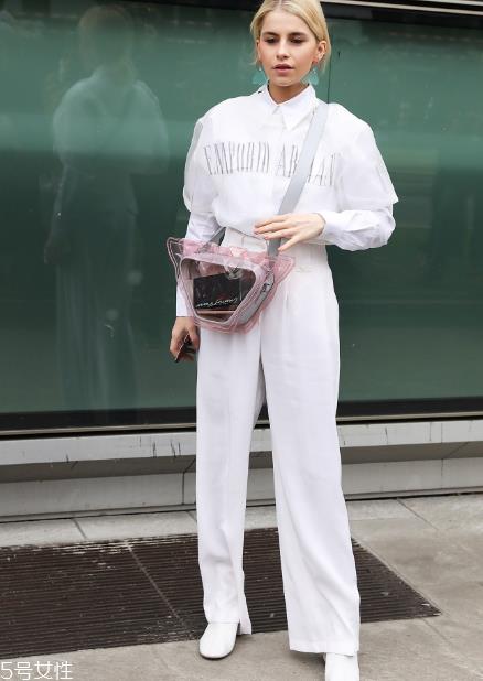 白裤子怎么搭配衣服好看？跟着明星学穿搭
