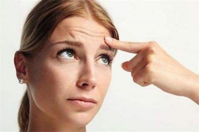 ​抬头纹形成的原因 怎么预防抬头纹